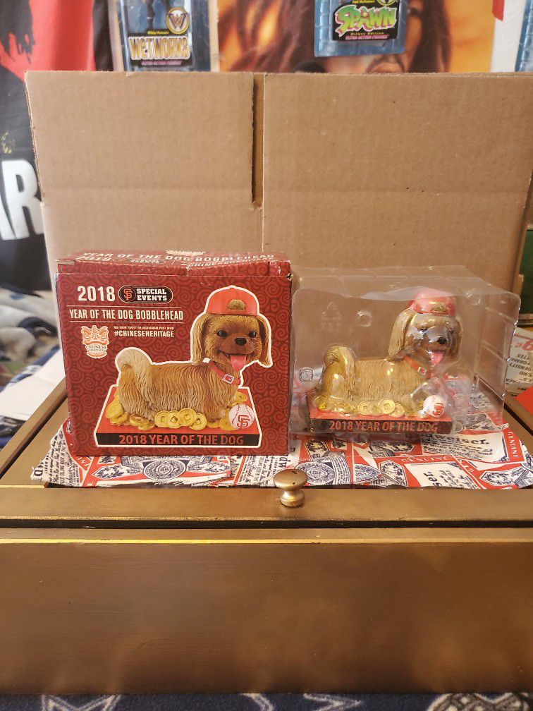 2018 year of the dog bobble head Sf Giants