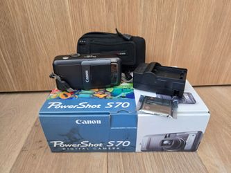 Canon PowerShot S70 Digital Camera TESTED with Accessories