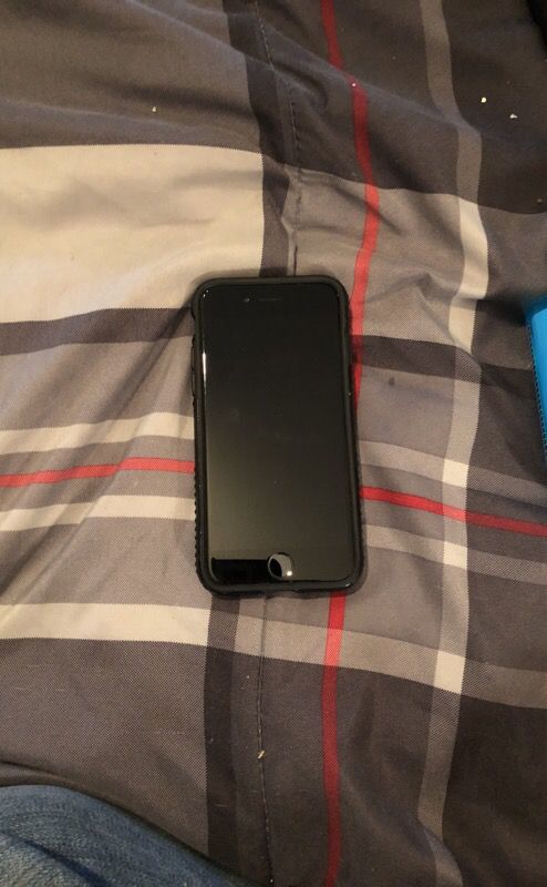 iPhone 6 for sale with case clip and charger