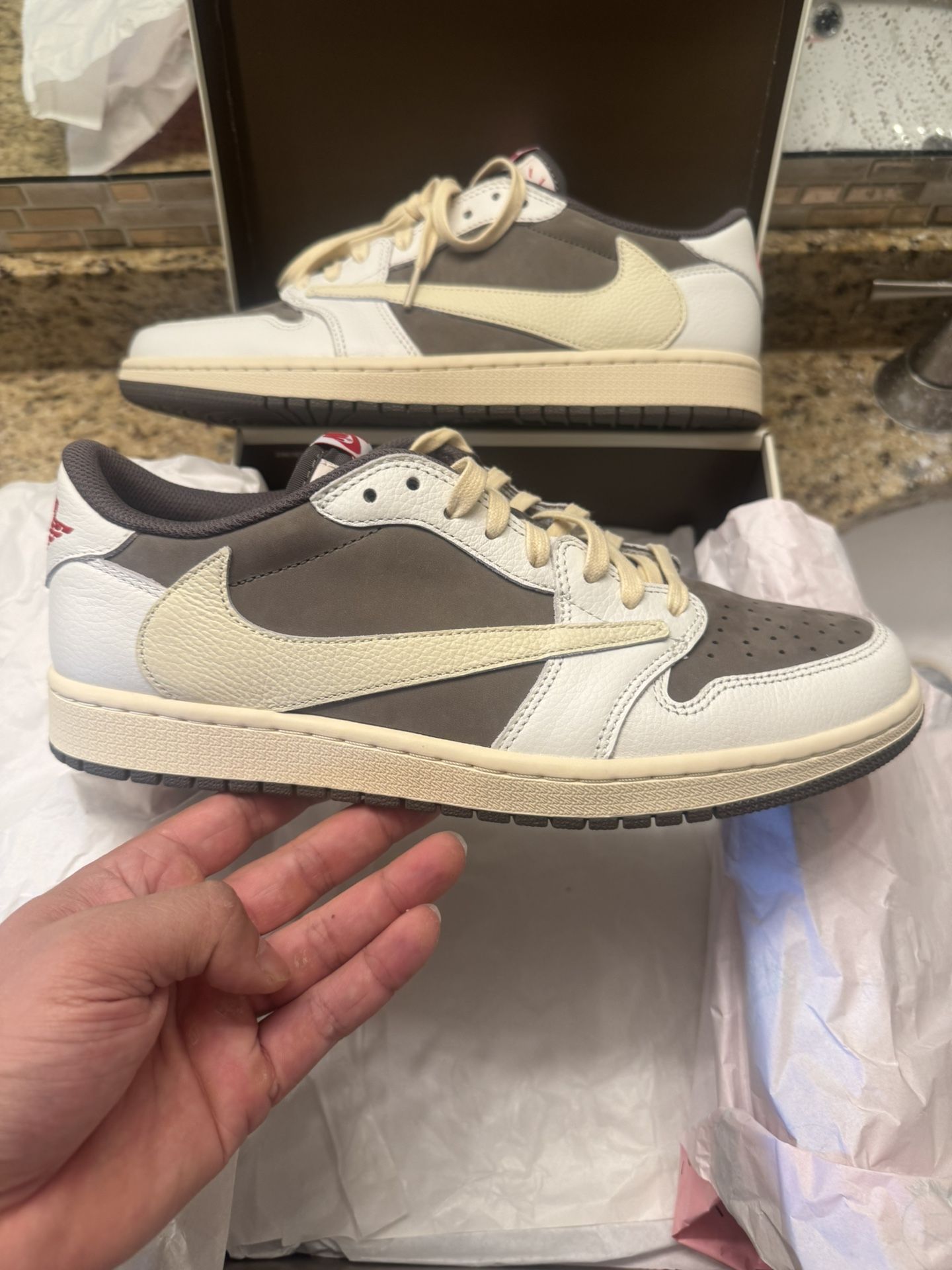 Men’s Air Jordan Retro 1 Reverse Mocha Travis Scott Size 12 Tried On 