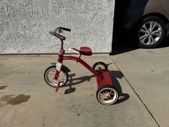 Radio Flyer Classic 10 Inch Toddler Tricycle