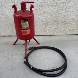 Central Pneumatic 20Lb Abrasive Blaster 