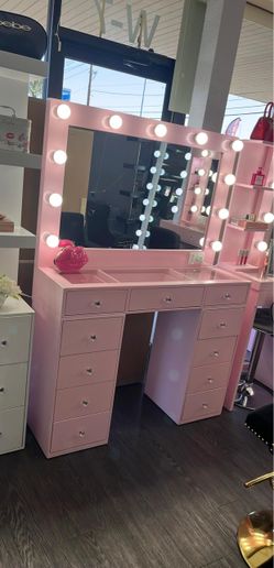 Vanity set a solo $699 😍