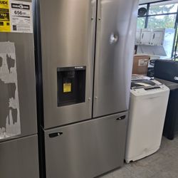 New 
26 cu. ft. Smart Counter-Depth MAX French Door Refrigerator with Dual Ice Makers in PrintProo