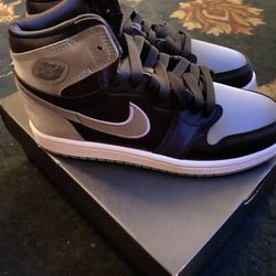 Jordan 2 Retro High OG (ps) Blk/Grey/white  $50