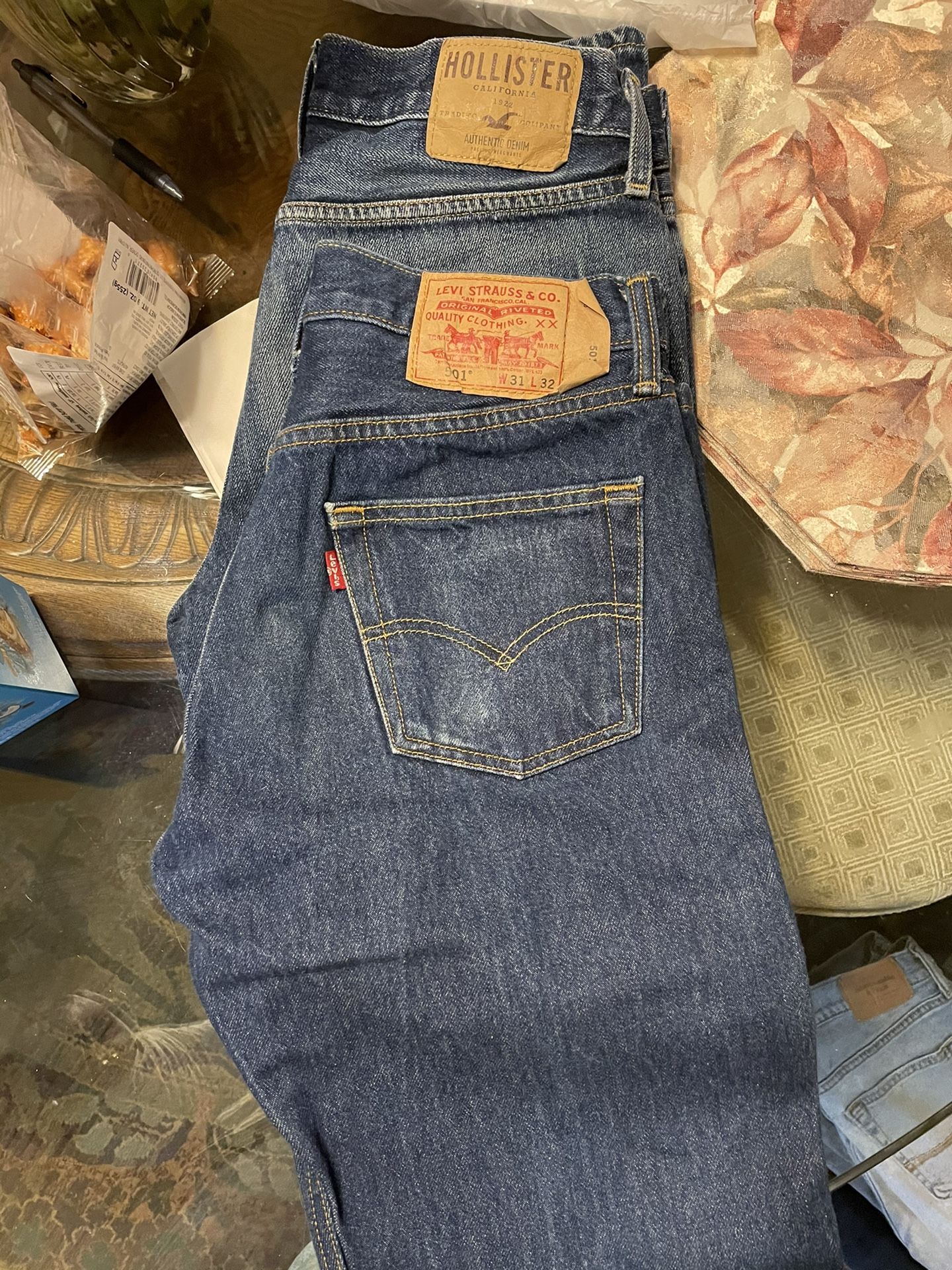 31/32 Jeans Hollister & Levis