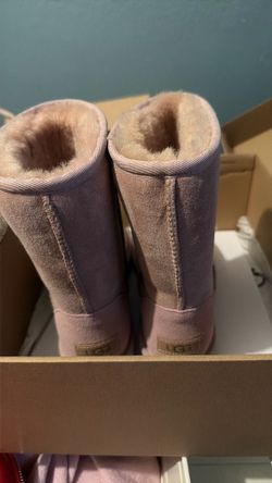 pink uggs