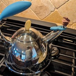 Whistling tea kettle