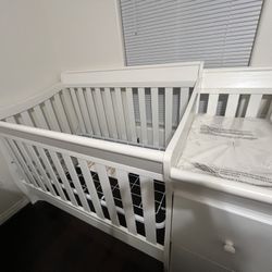 New Toddler Crib With Drawers