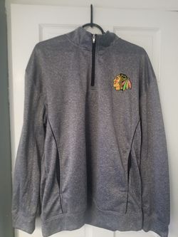 VERY NICE CHICAGO BLACKHAWKS SWEATSHIRT