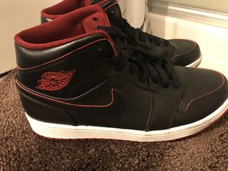 Air Jordan's 1 black and red size 11