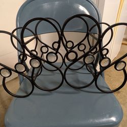 8 bottles metal wine rack