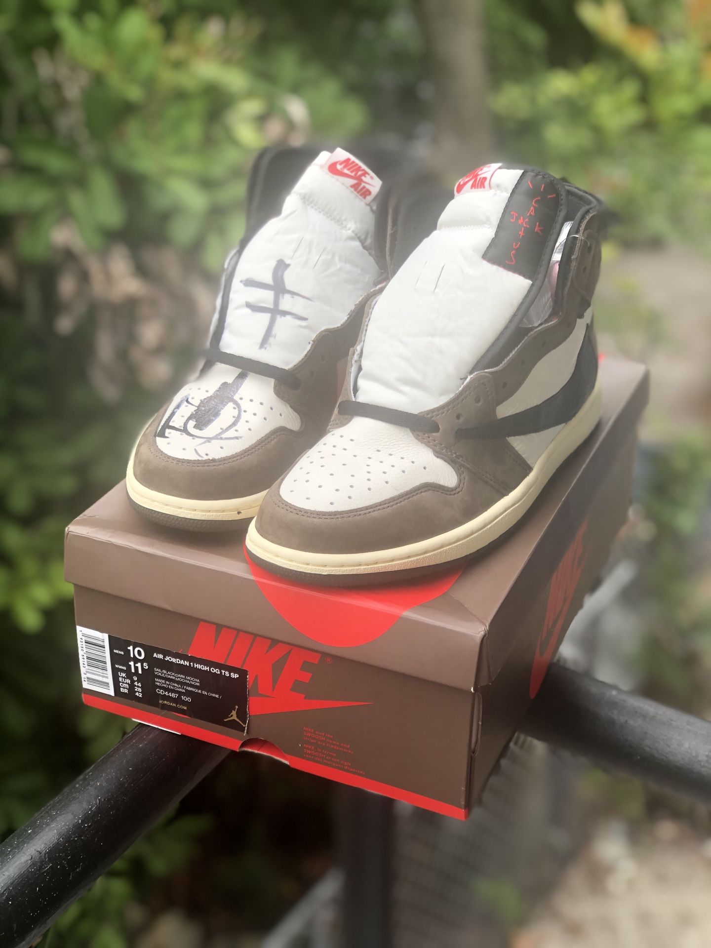 signed travis scott jordan 1