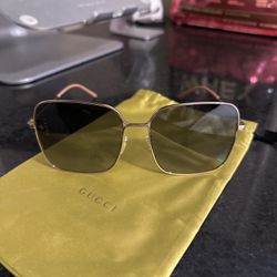 Gucci Sunglasses - Gold Frame | Grey Lenses GG0443S