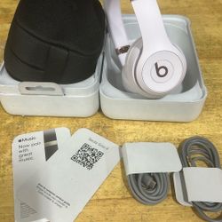 Beats Solo 4 - Pink