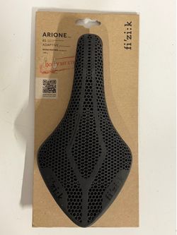 Brand New Fizik Arione R1 Adaptive Carbon Saddle - 190g