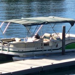 Pontoon Boat 25ft 14-Passenger Party Barge