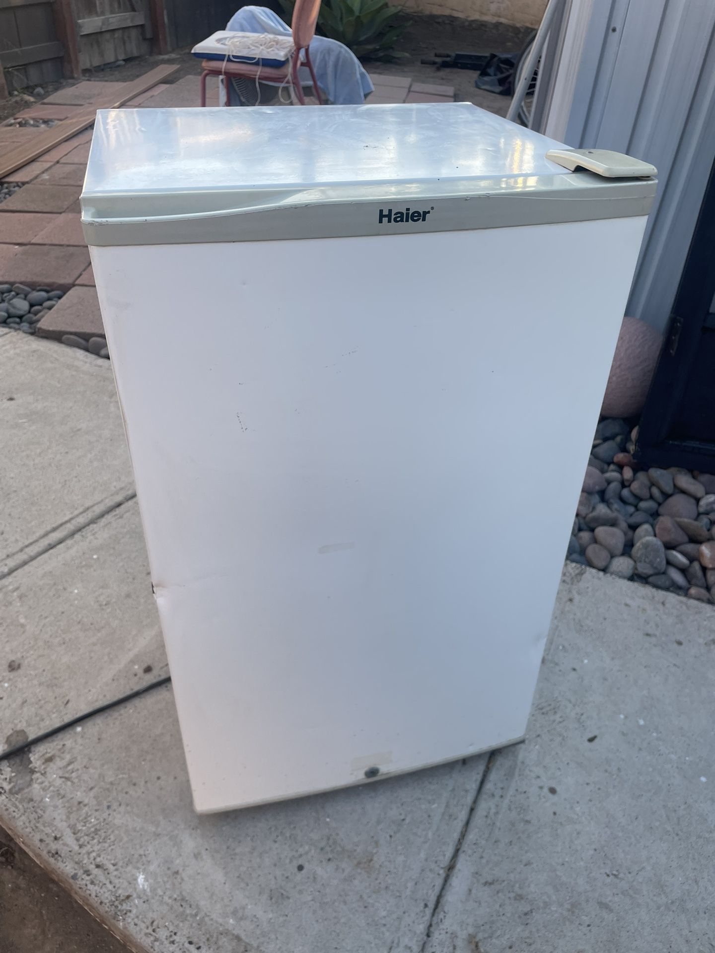 Small Refrigerator H32