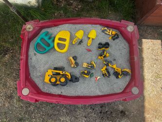 Step 2 sand box w/lid