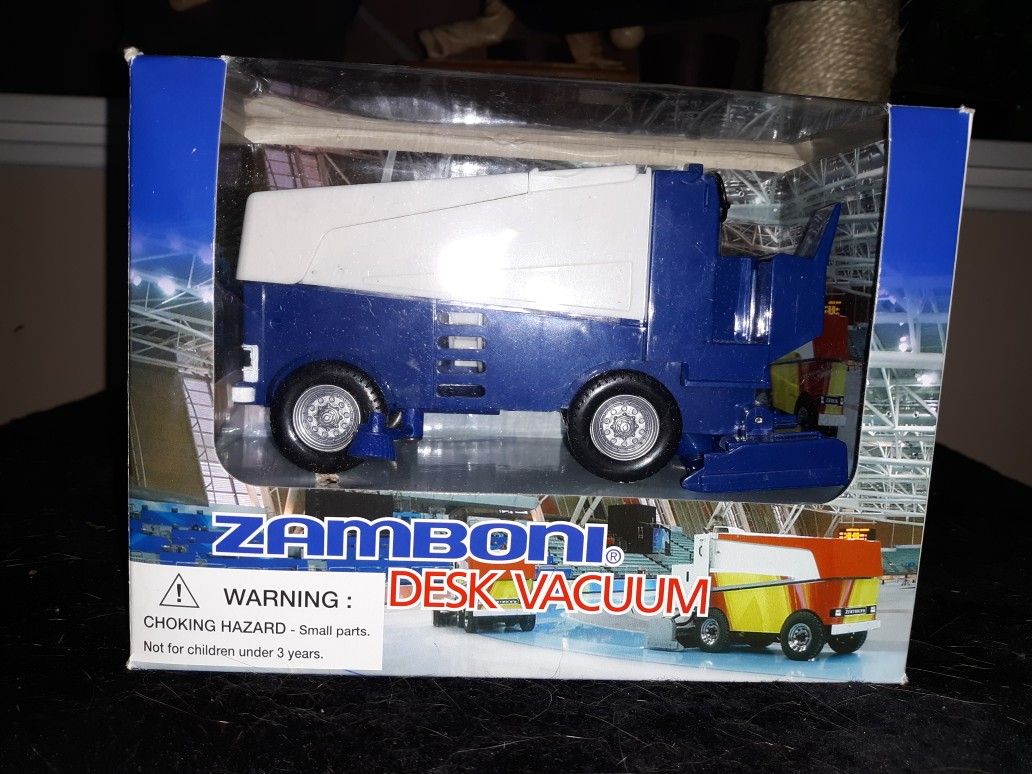 Zamboni desk vacuum