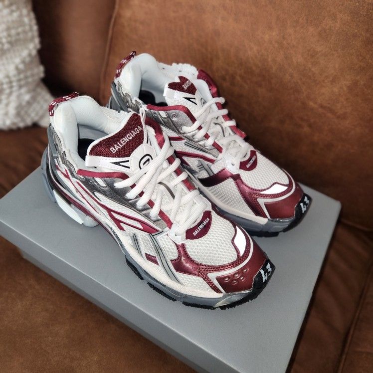 ( NEW ) Balenciaga Runner Size 10 Burgandy- Grey