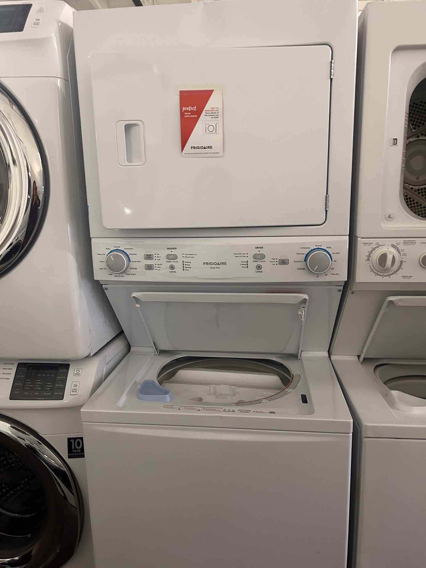 Combo Frigidaire Washer And Gas Dryer ( Brand New)