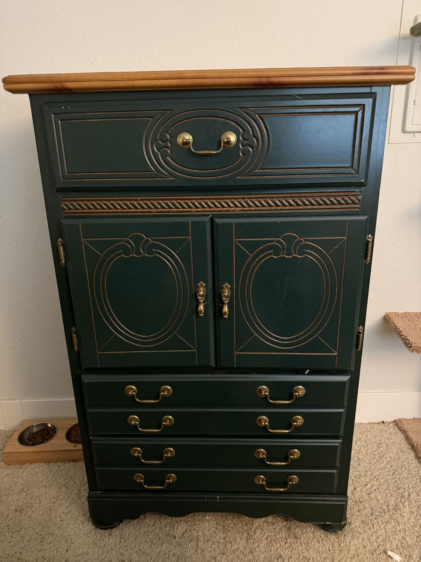 Dresser