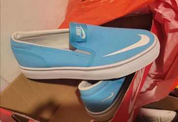 6.5Y Nike Toki Slip-On