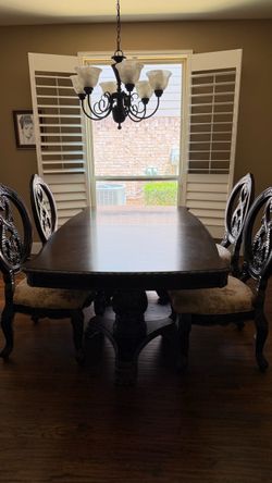 Dining table set - 4 chairs