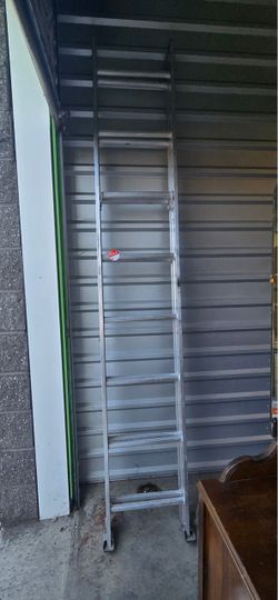 Extendable Aluminum extension ladder