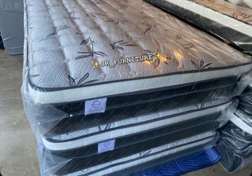 Mattress Pillow top At Low Prices ✨in plastic✨ ⭐️Queen $150 ⭐️Full $130 ⭐️Twin $120 ⭐️King $280 ⭐️Cal King $280 🚚Delivery available $30