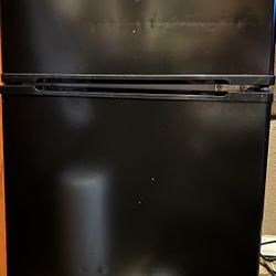 Mini fridge With Freezer 