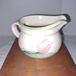 Gravy boat garden party pattern by Pfaltzgraff 