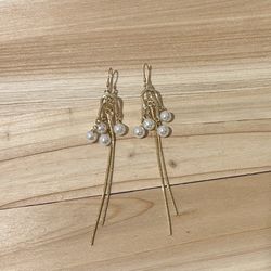 Long Dangle earring with pearl