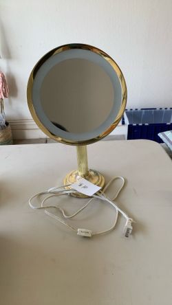 Facial Mirror with Light