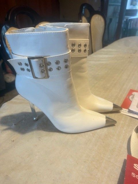 Fashion Nova White Boots