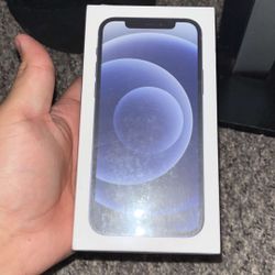 iPhone 12 64 GB At&T Prepaid 
