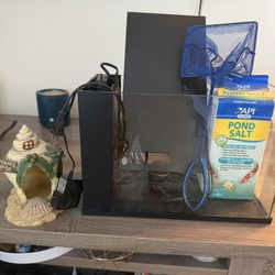 2.5 Gallon Aquarium Tank W Built In Filter & LED Light 