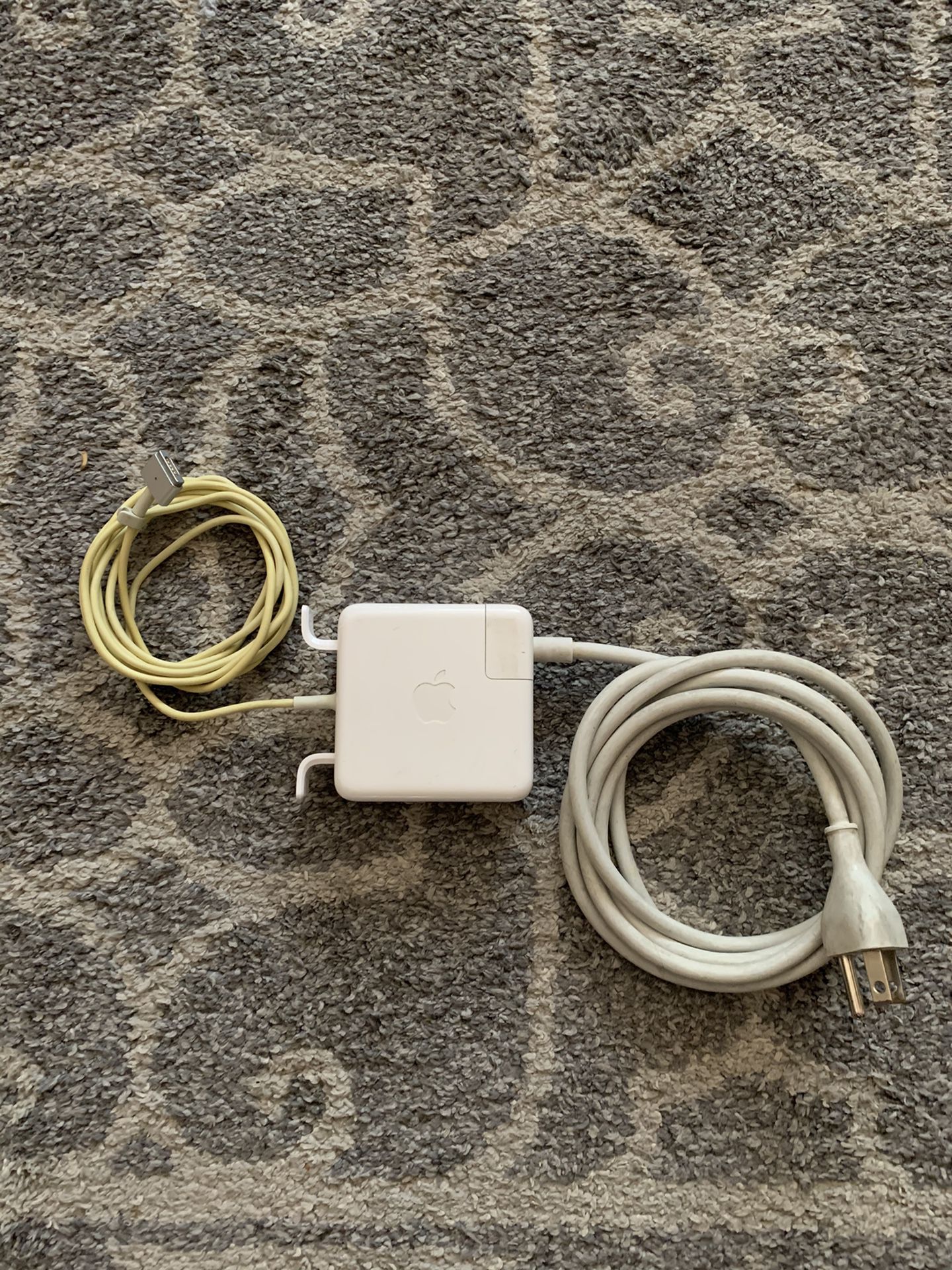 Apple MacBook 60W Magsafe 2 Power Adapter  - A1435
