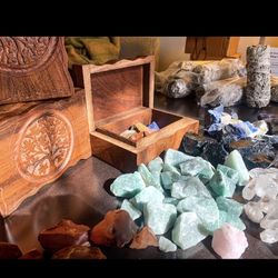 Raw Crystals, California Blue sage , Palo santo 