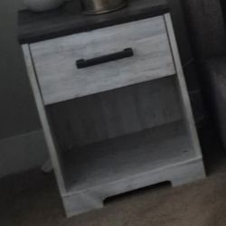 2 Nightstand + Dresser