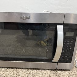 Whirlpool Over The Range Microwave Model WHM31017HZ