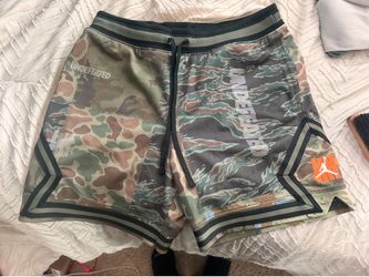 Jordan x Undefeated Shorts Men’s Large