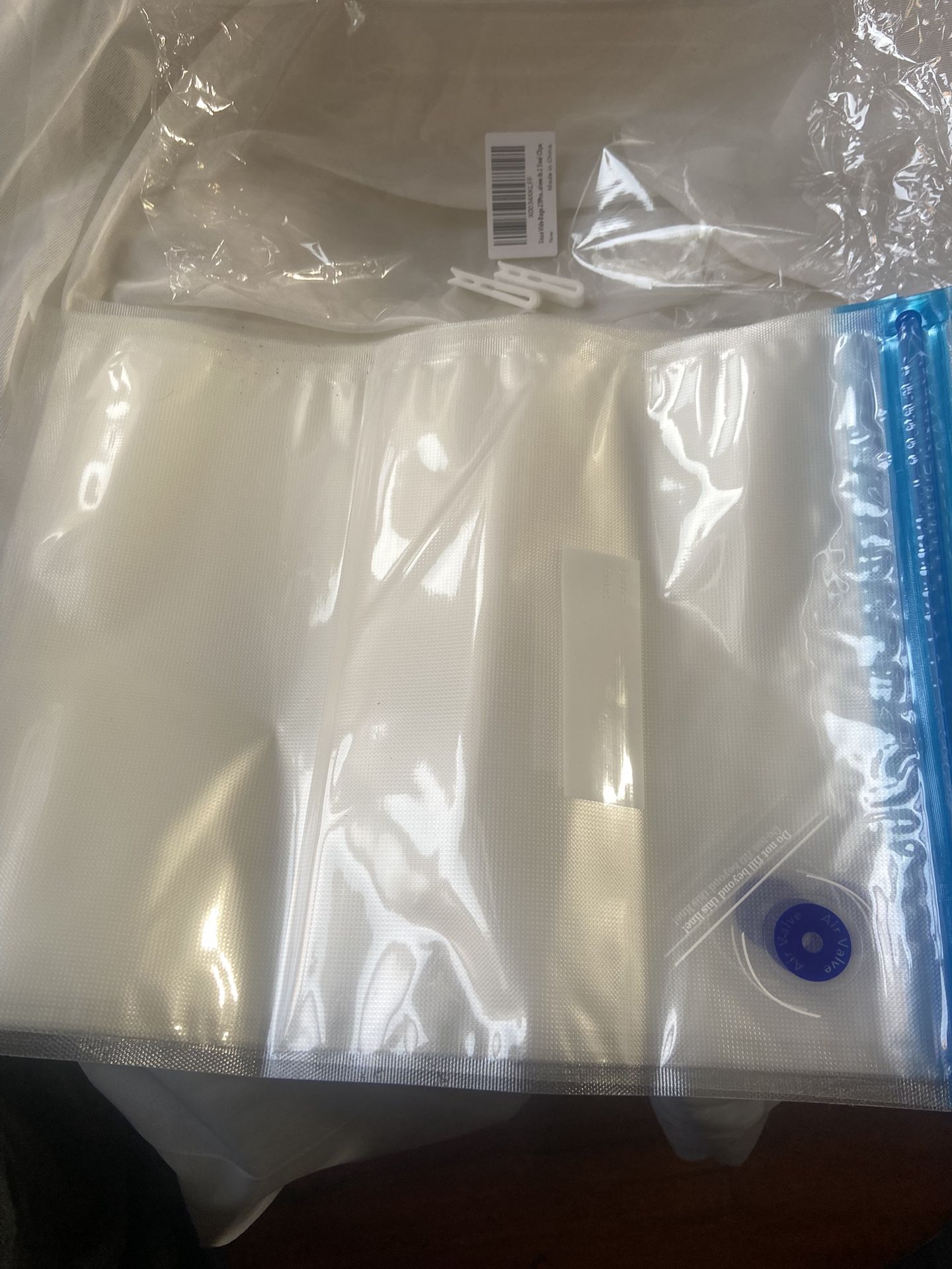 Vacuum seal bags 19 pieces, 2 sealing clips.