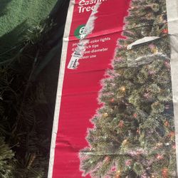 Christmas Tree 🌲 6 Feet Height With Lights