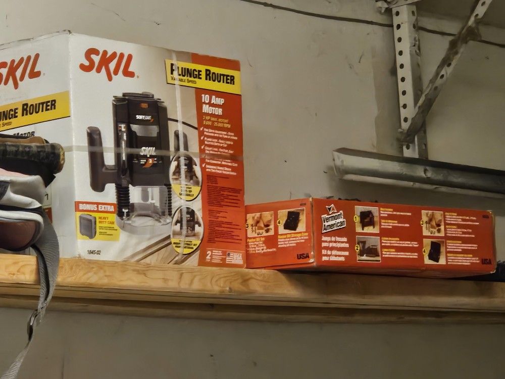 Plunge Router And Bench