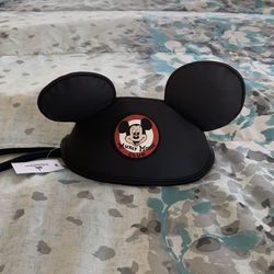 Disney park Mickey Mouse club clutch