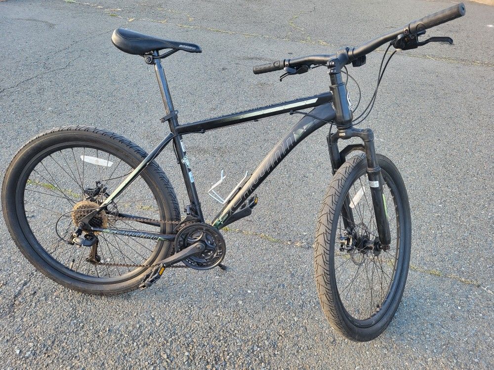 MOUNTAIN BIKE SIDEWIND BY Schwinn