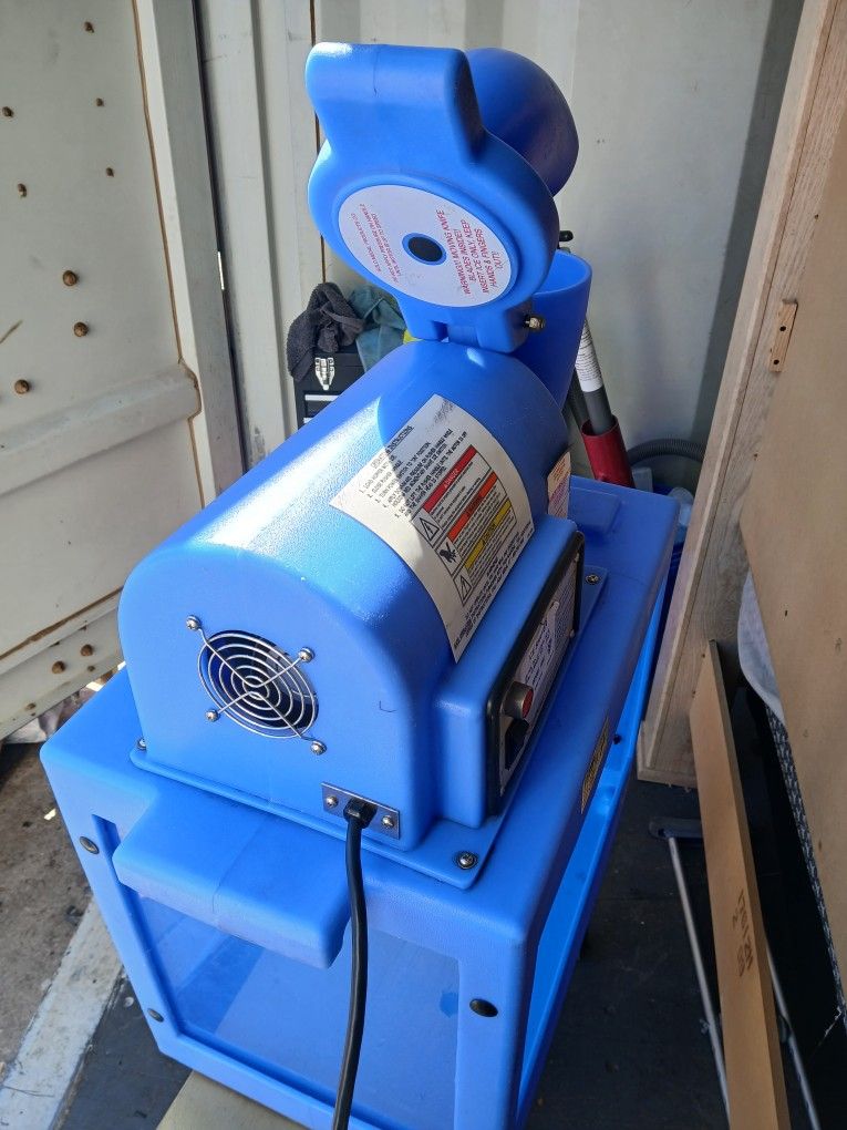 Snow cone machine