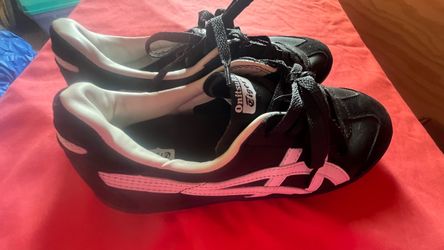 ONITSUKA Tiger stripes shoes